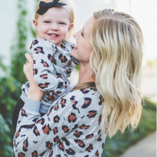Load image into Gallery viewer, Mommy And Me Leopard Print Matching Sweatshirts